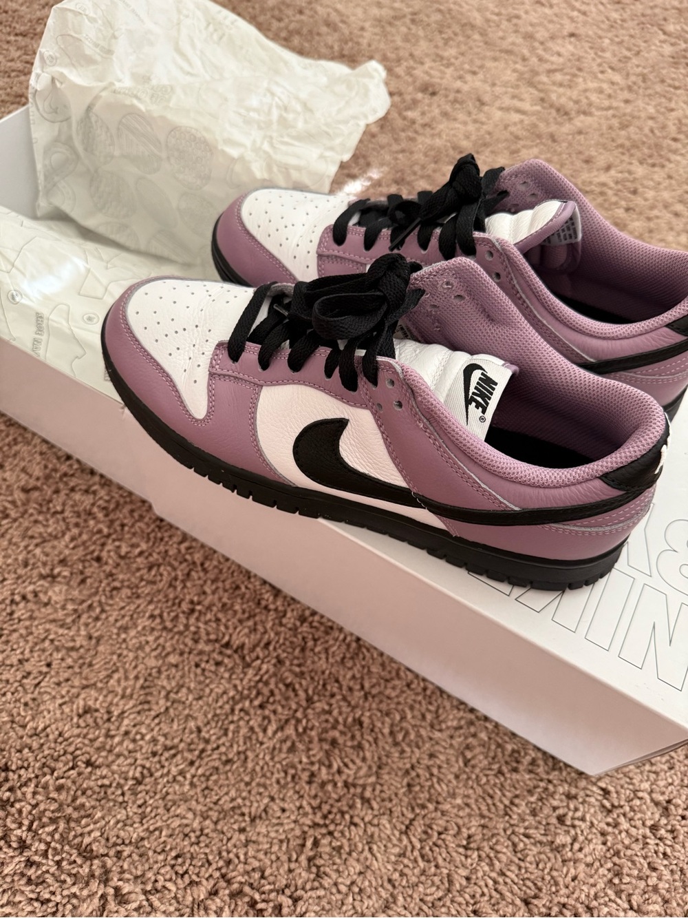 Nike Dunk Low in Lavender, White & Black - Sz 10 - Picture 4 of 7